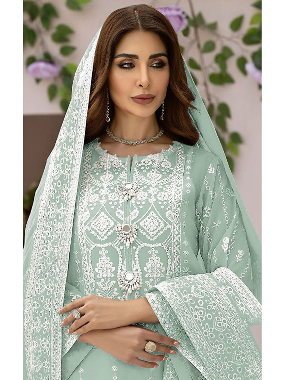 Pista Embroidered Suit Set